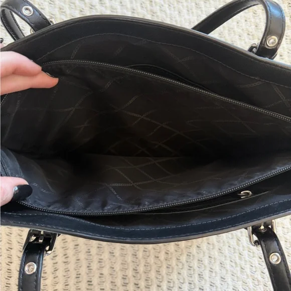 MICHAEL KORS Large Voyager Signature Black Leather MK Logo Luxury Tote Purse Bag - Picture 15 of 16